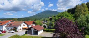 jutta-breitbild-jungwirt-lindberg-pension-bayerischer-wald-aussicht-1600